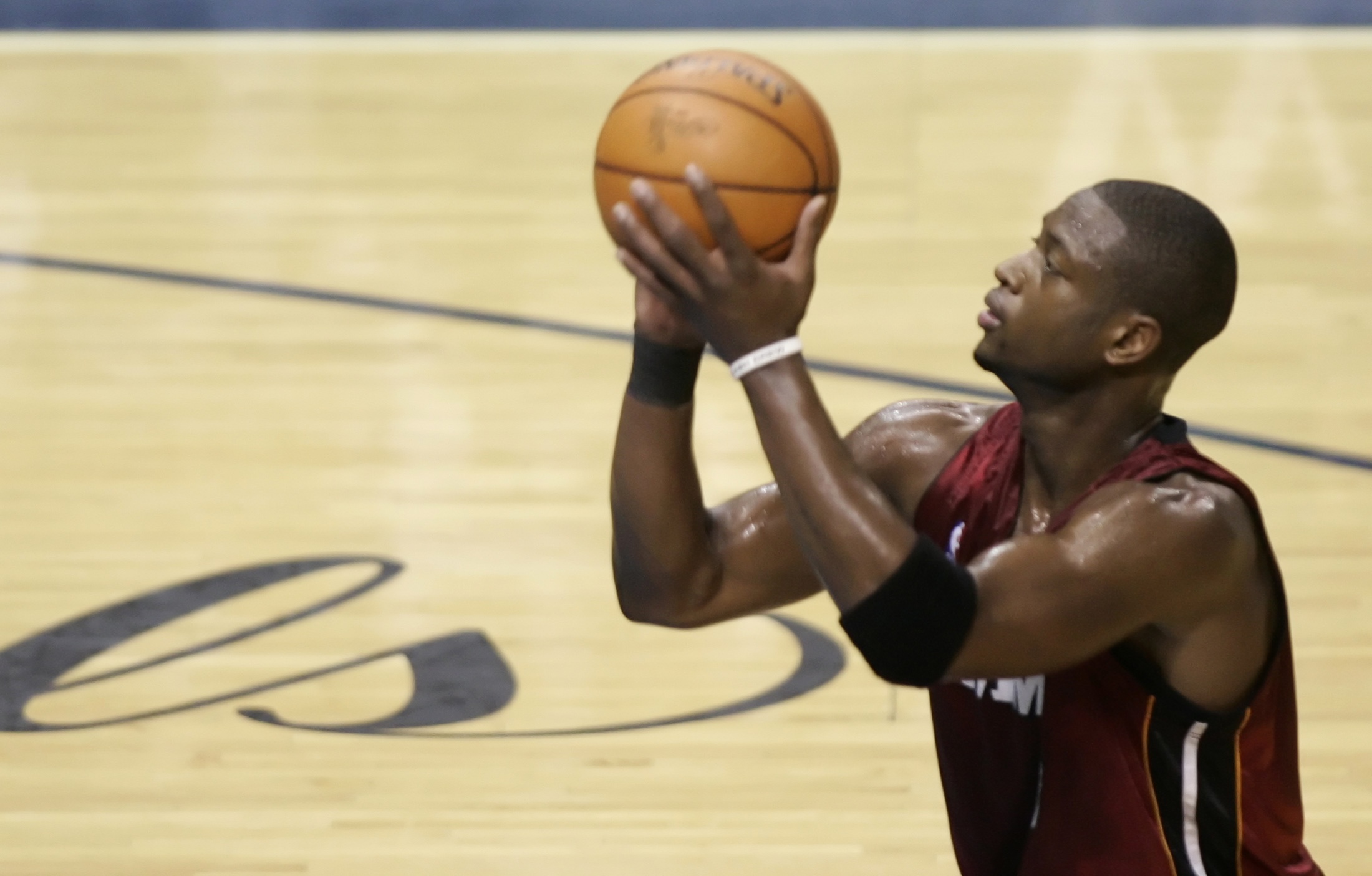 贝弗利怒怼韦德：我不如你就不能评价你？照这逻辑就乔丹能说你？